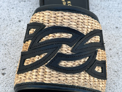 FLAT SANDALS