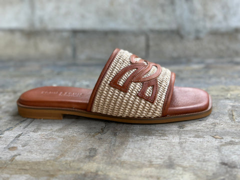 FLAT SANDALS