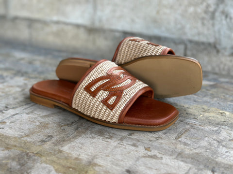FLAT SANDALS