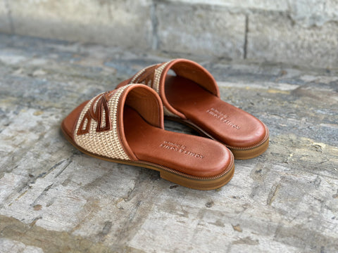 FLAT SANDALS
