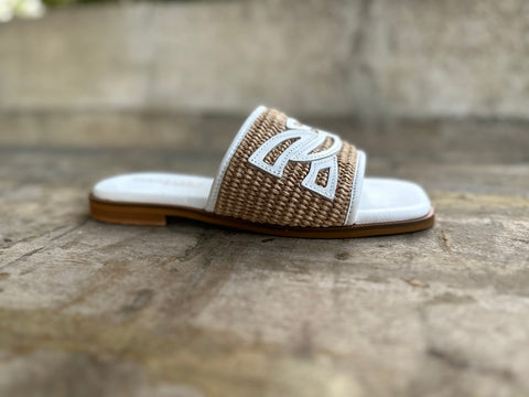 FLAT SANDALS