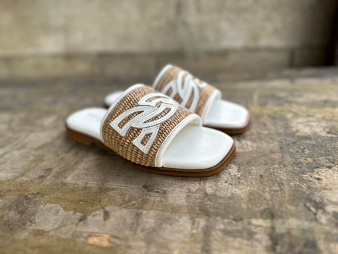 FLAT SANDALS
