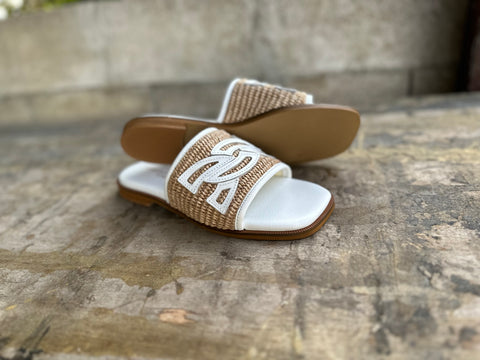FLAT SANDALS