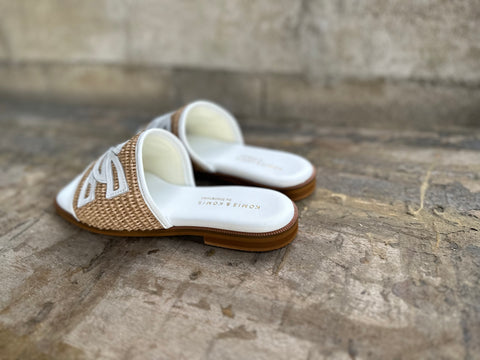 FLAT SANDALS