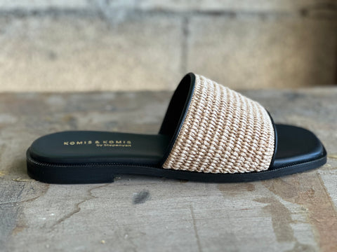 FLAT SANDALS