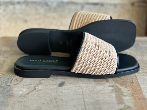 FLAT SANDALS