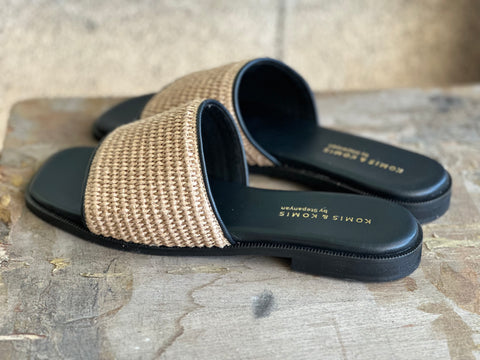 FLAT SANDALS