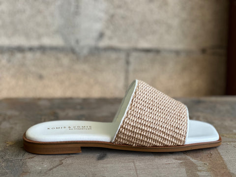FLAT SANDALS