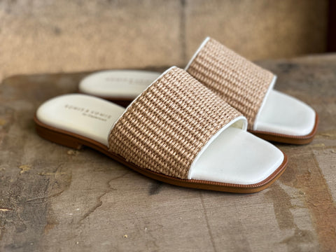 FLAT SANDALS