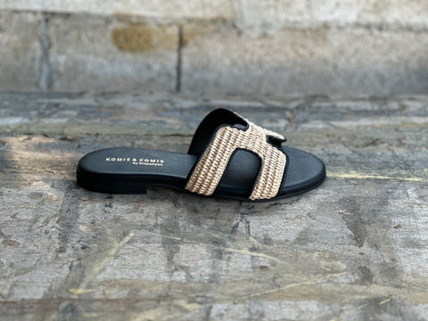 FLAT SANDALS