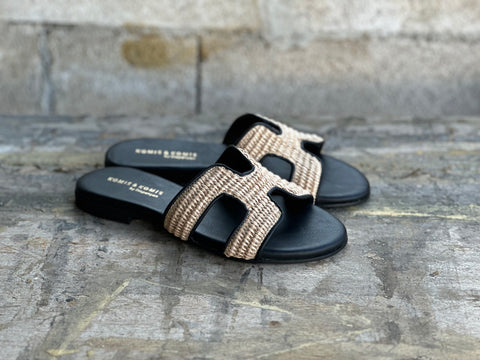 FLAT SANDALS