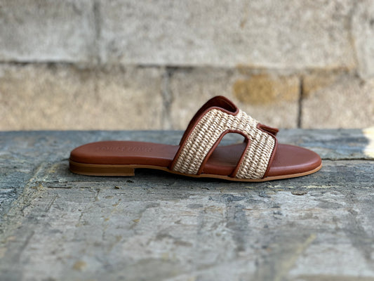 FLAT SANDALS
