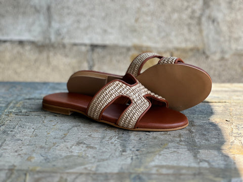 FLAT SANDALS