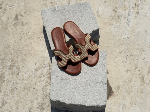 FLAT SANDALS